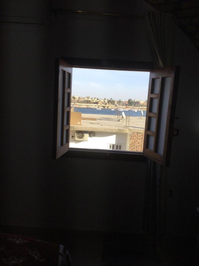 The Brown House Apartamento Luksor Exterior foto